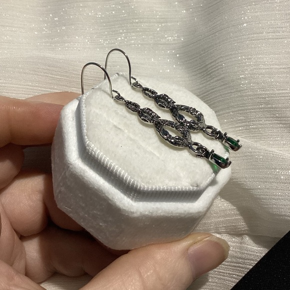 💋Antique Silver Twisted Etched Hook Drop Earrings - Picture 15 of 16